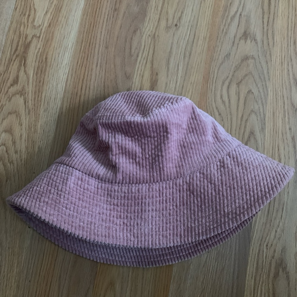 Bucket hat